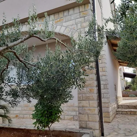 Villa Senka Nečujam