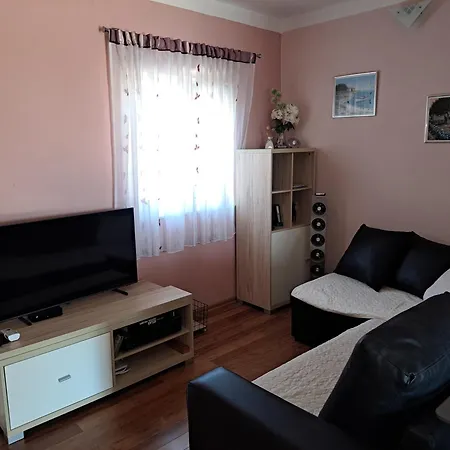 Senka * Nečujam