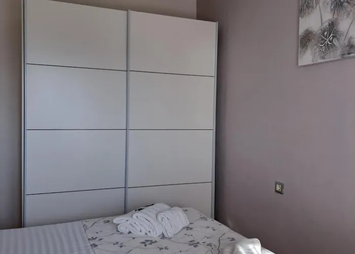Senka * Nečujam