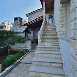 Βίλα Senka *