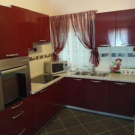 Senka Nečujam
